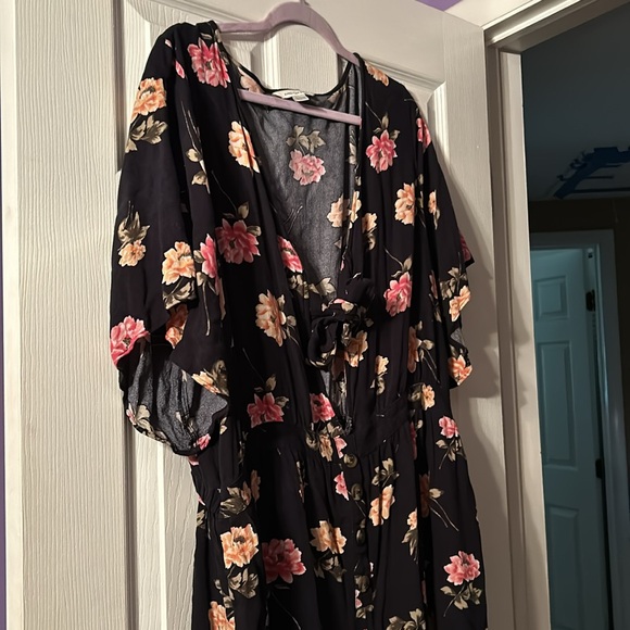 AE Romper 🩷 - Picture 7 of 9